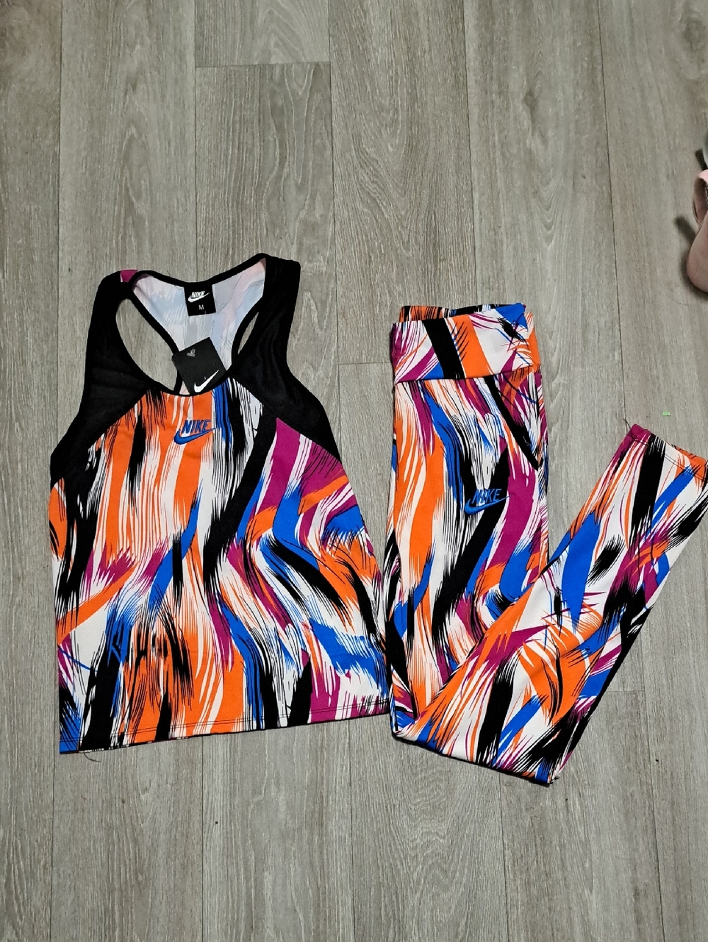 Nike Women's  Multicolor Printed Active Set